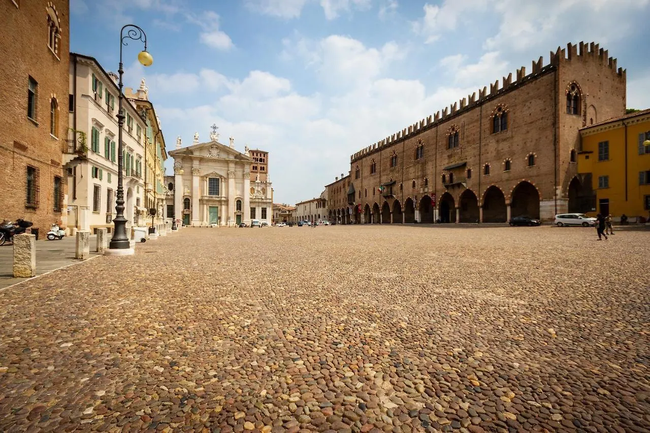 Topazio suite Mantova Italia